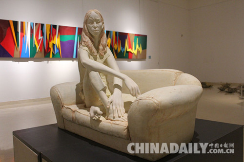 天津美院60余位青年藝術家攜創意作品亮相石市