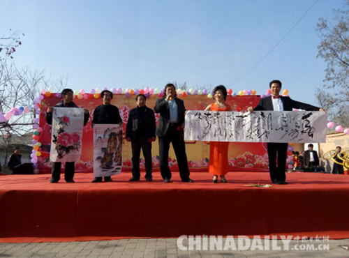 唐山中恒文化心連心藝術團赴開灤礦區慰問演出