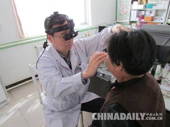 河北省四院眼科攜手公益組織再次深入鄉(xiāng)村義診