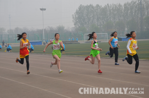 唐山遷安2016年中小學(xué)生春季田徑運(yùn)動(dòng)會(huì)開(kāi)幕