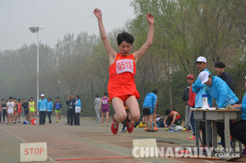 唐山遷安2016年中小學(xué)生春季田徑運(yùn)動(dòng)會(huì)開(kāi)幕