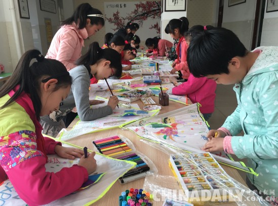 唐山雷鋒小學開展“小手繪世園 童心放希望”活動