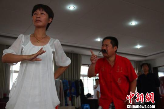 傳百年遺音 河北平鄉村民自排絲弦歷史劇《時苗留犢》