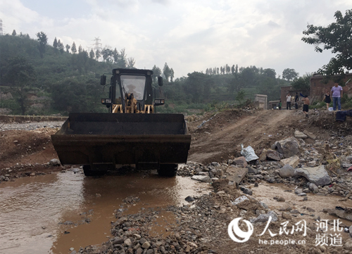 河北井陘縣2000余村民災后自救 72小時打通生命通道
