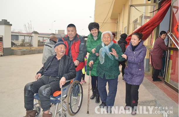 元宵節前夕 石市愛心人士走進敬老院慰問