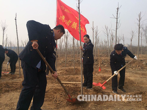 創建文明城市 石家莊南焦客運站開展義務植樹活動
