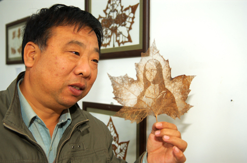 河南民間藝人樹葉雕出《蒙娜麗莎的微笑》