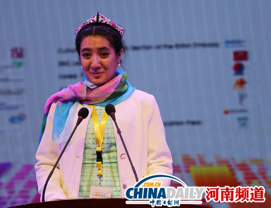 21世紀(jì)英語演講賽預(yù)熱 選手百年大禮堂“彩排”