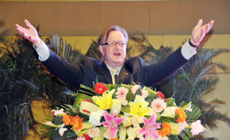 中歐國際工商學(xué)院EMBA管理論壇鄭州演講