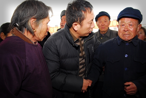 報恩的農(nóng)民工：700名孤寡老人共同的“兒子”