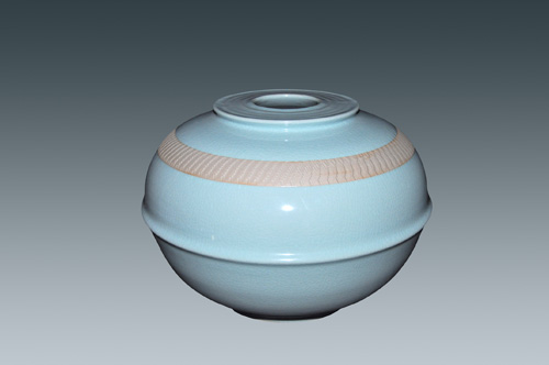 汝州玉松汝瓷《宣和尊》獲第十四屆中國工藝美術(shù)精品獎金獎