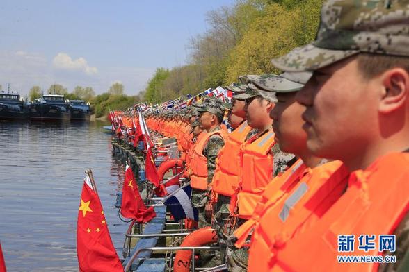 龍江水兵巡江開進