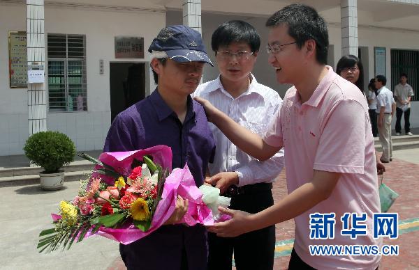 湖北竹溪一考生重大車禍蘇醒后堅持赴考（圖）