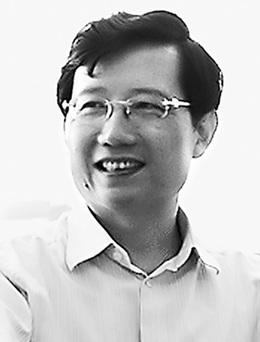 青海省委書記強衛:和群眾坐在一條板凳上