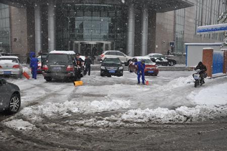 長春迎初雪 出行多不便