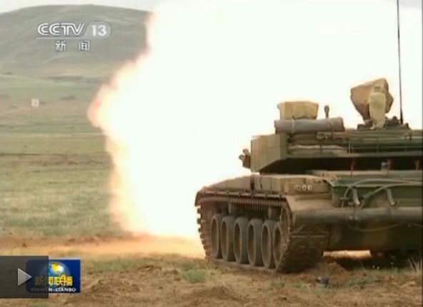 “鐵甲兵王”賈元友操作新型坦克數秒內5發5中