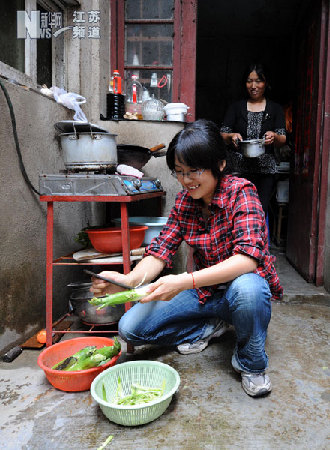 女大學生“清潔工”的鋼琴夢