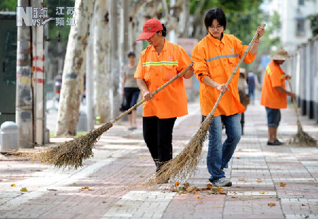 女大學(xué)生“清潔工”的鋼琴夢