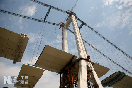 泰州長江大橋成功合龍