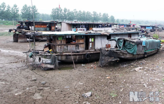 淮河江蘇段出現(xiàn)嚴(yán)重旱情 跌回“死水位”以下