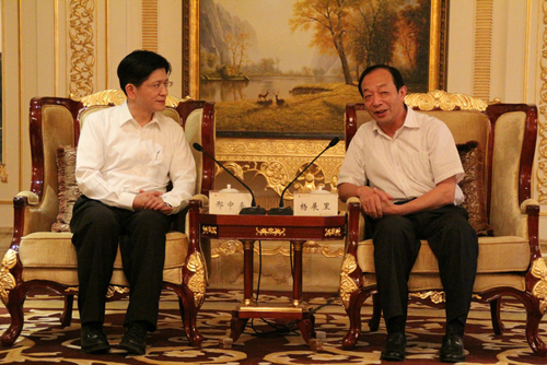 教授攜子回鄉行善舉 大陸與臺血濃一家親