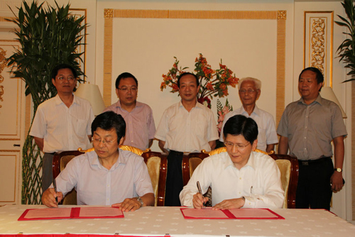 教授攜子回鄉行善舉 大陸與臺血濃一家親