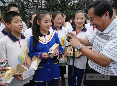 中國攝協與全國十校共建“攝影曙光學校”