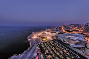 這個(gè)角度，熟悉而陌生的美