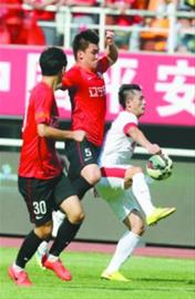 迎戰升班馬 遼足“偷”得一分（圖）