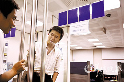 記者直擊“四大”加班 企業(yè)仍未正面回應(yīng)