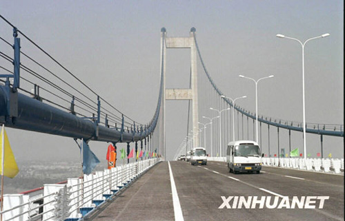 長江天塹隔不斷 千里江蘇一日還