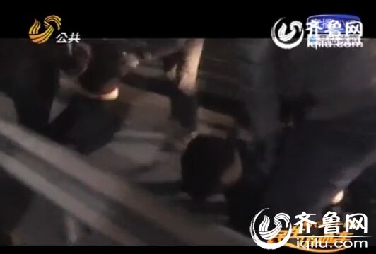 淄博偵破最大吸販毒案 警方持槍堵截20余人犯罪團伙