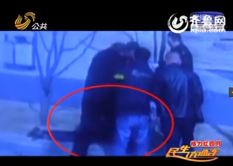 濟南一公交司機遭四醉漢暴打 對方瞬間忘個干凈