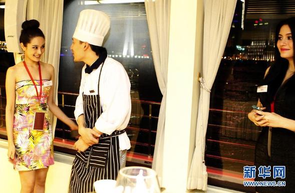 “美麗”巡航上海夜色