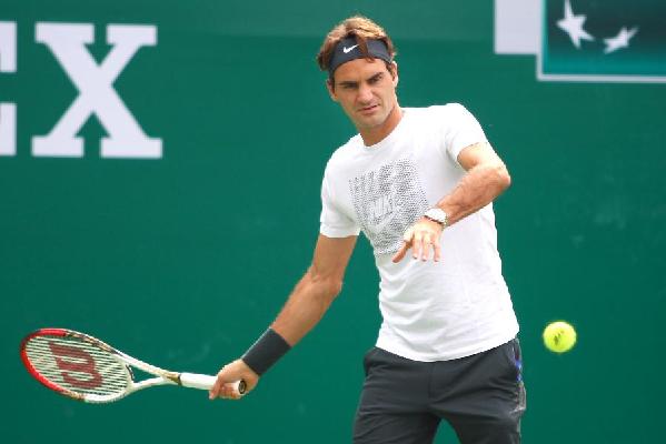 網(wǎng)球——上海網(wǎng)球大師賽：費德勒備戰(zhàn)