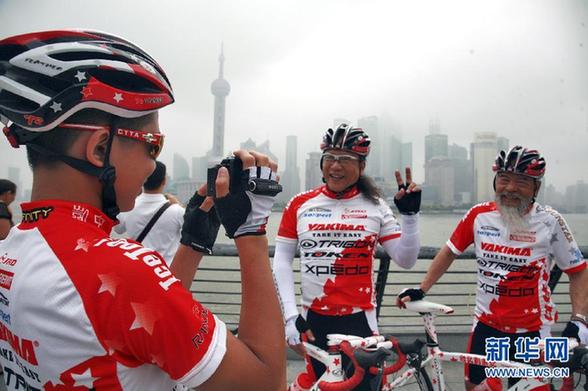 臺灣祖孫三代騎行“長征”抵滬