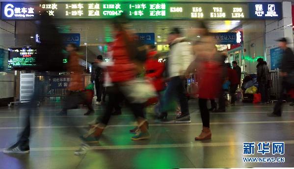 上海鐵路迎來學生返鄉高峰