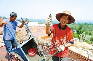 億萬富翁修別墅群贈送鄉鄰 村民嘆“不敢相信”