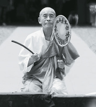 日75歲老人赴南京絕食謝罪 走進祭場長跪磕頭(圖)