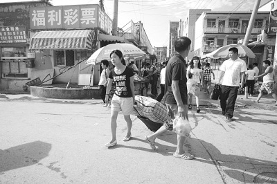 北京蟻族搬遷致新唐家嶺涌現：50米有三家按摩房