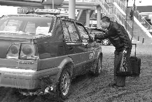 北京打車難現(xiàn)象調(diào)查:道路擁堵運(yùn)營(yíng)耗時(shí)等系主因