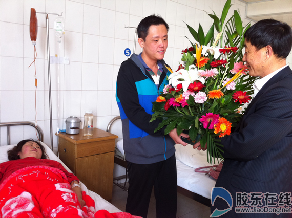 女孩以身擋車救人被撞 煙臺上演“最美”傳奇