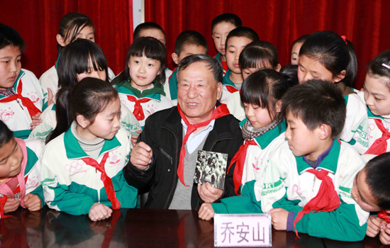 喬安山五大連池市宣傳雷鋒精神