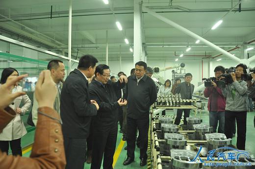 “新能源規(guī)劃”獲批 北汽純電動出租車率先交付