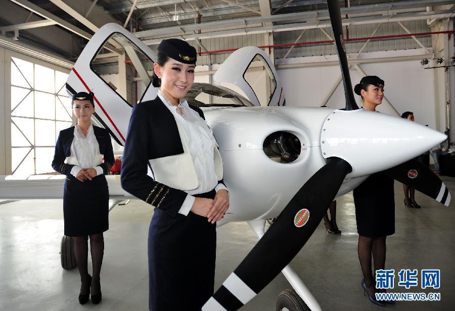 中國首家飛機4S店培養(yǎng)女飛行員團(tuán)隊