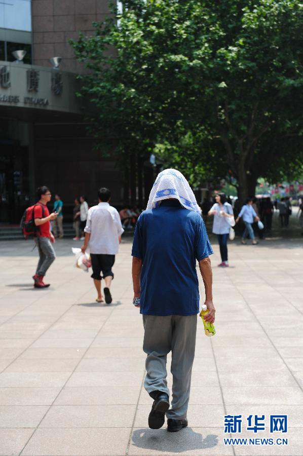 熱！熱！熱！多地發(fā)布高溫預(yù)警 最高溫度40℃