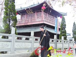 寺廟開(kāi)禪修班收費(fèi)高至上千元 房間配電腦空調(diào)(圖)