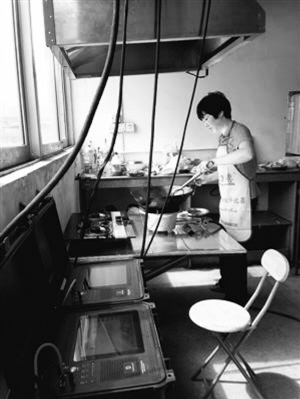 炒白菜產生的PM2.5相當于開車56公里