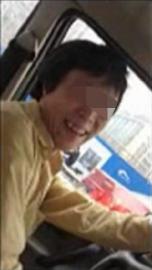 成都街頭現瘋狂出租：市區時速超120 紅燈不停