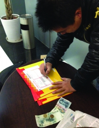 全國(guó)3億多包裹需派送 最好別打電話催快遞員